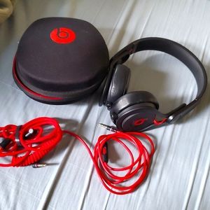 Beats wired headphones 🎧
